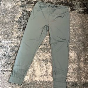 Teen yoga pants